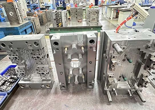 hot runner mould  assembly